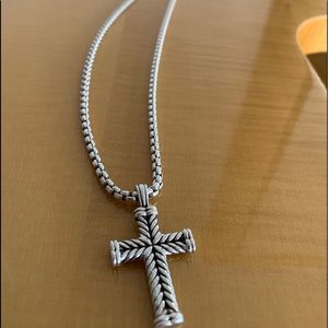 “David Yurman Collection” -Silver Chain and Cross
